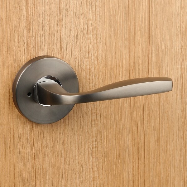 꾸밈닷컴 - 손잡이/도어락 ▼ > 방문손잡이 ▼ > 레버 버튼형 > 방문손잡이 에쿠스 400