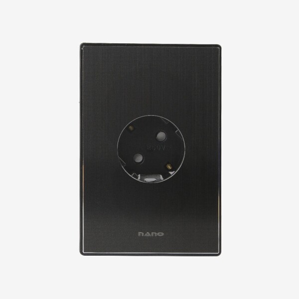 꾸밈닷컴 - 전기/조명/가전 ▼ > 전기자재 ▼ > 콘센트 > 나노 AL 아트2 올블랙 1구 콘센트