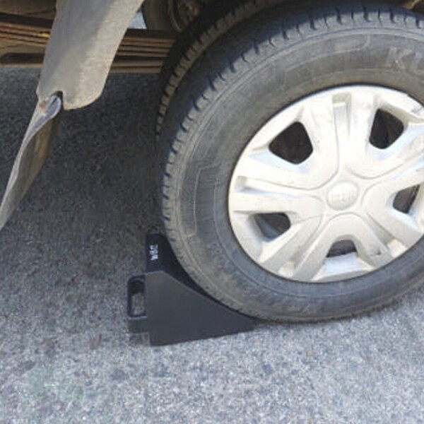 꾸밈닷컴 - 안전용품/생활용품 ▼ > 안전용품 ▼ > 기타 안전용품 > 국산 칼라 고임목 버팀목 받침목 차량 밀림방지