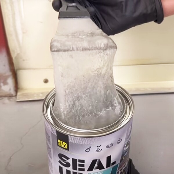 꾸밈닷컴 - 접착용품/케미컬/페인트 ▼ > 접착용품/케미컬류 > 바르는 방수제 씰업 하이드로스탑 투명 1L