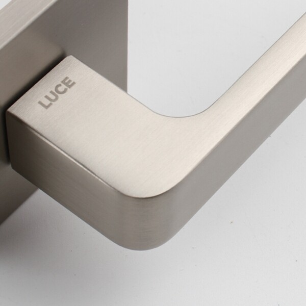 꾸밈닷컴 - 손잡이/도어락 ▼ > 방문손잡이 ▼ > 레버 버튼형 > 루체 방문손잡이 LU-289 (타공 55mm)