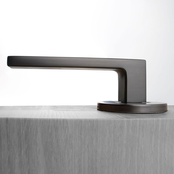 꾸밈닷컴 - 손잡이/도어락 ▼ > 방문손잡이 ▼ > 레버 버튼형 > 방문손잡이 슬림포잇 1193