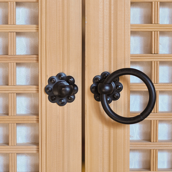 꾸밈닷컴 - 옛날장식/철단조 ▼ > 옛날장식 ▼ > 옛날장식 링고리 > 국화받침고리 5-8 (53mm)